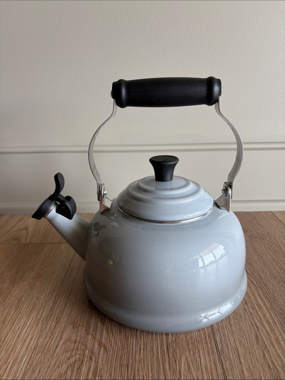 Le Creuset Whistling Tea Kettle - Gray - Picture 2 of 8